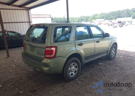 2008 Ford Escape Xls/Xls Manual z USA, uszkodzony, nr VIN 1FMCU02Z48KC68171